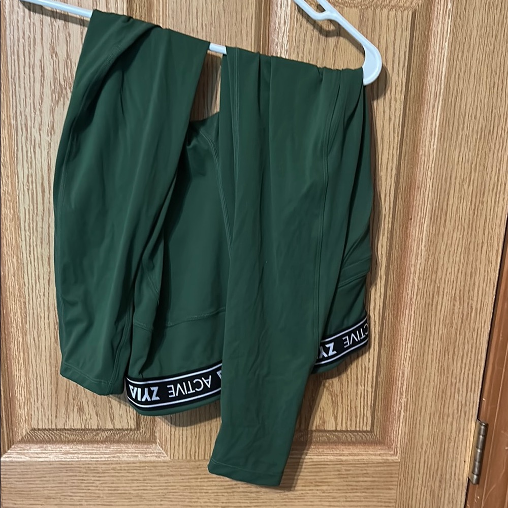 Green Zyia leggings
